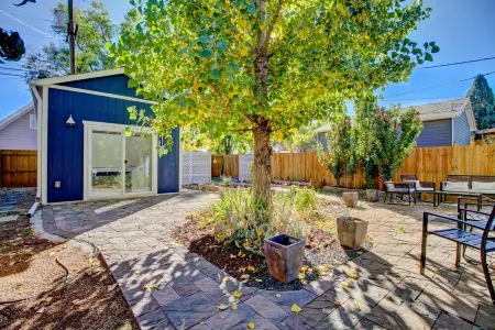 Olde Town Oasis: Pet-Friendly Luxury Just Two Blocks from Olde Town