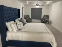 Newly Modern Home- 10 Minutes from Downtown Little Rock and River Market