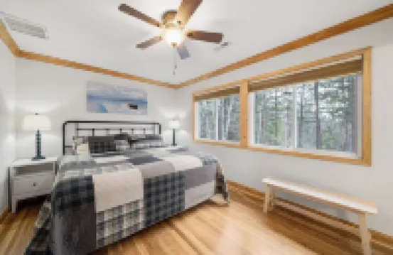 Luxury Home with Amazing Lake and Mountain views, game room, hot tub!