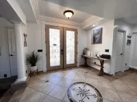 Resort Stlye Estate with Terrace, Panoramic Lake Views & Pool - Sleeps 15