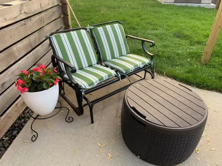 Charming 3-bedroom house with fenced yard in a quiet  neighborhood  Dog Friendly Отели в г. Кеттеринг