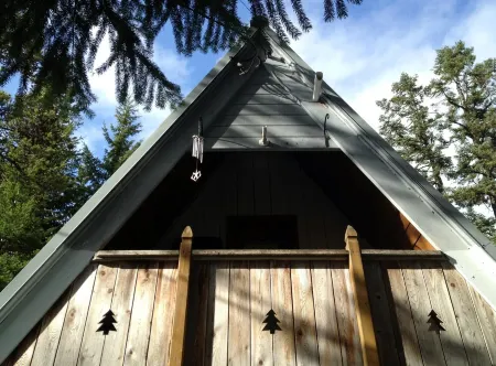 Govy A Frame w/ Hot Tub.