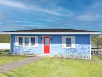 Cozy 2-bedroom cottage with WiFi and AC in pleasant Pigeon Forge - On the River!