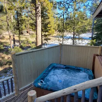 Your Own Sunriver Lodge on the Edge of the Forest - A/C -10 SHARC Passes!!