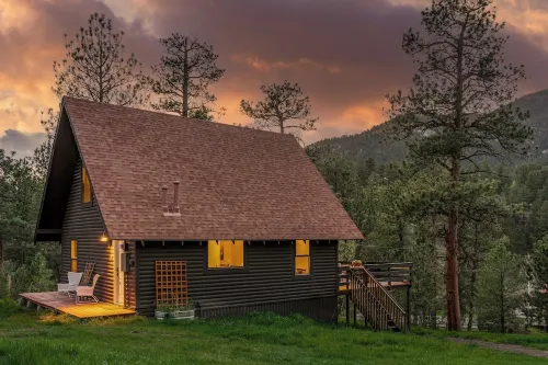 Elegant A-Frame w/ Hot Tub Views! Close to town, skiing, & hiking!