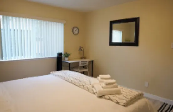 Newly renovated 2B/1b in Downtown Hotels near Grizzly Peak