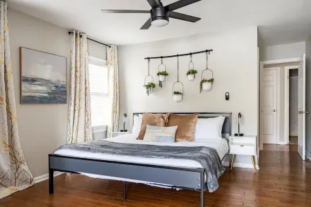 Lakefront -Heated Pool -EV Charger -Dock -Fire Pit -Kayaks -Game Room Отели в г. Чероки