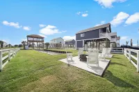 Brand New Home! Pet Friendly! Gulf Views! Playground!