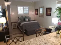 Pet Friendly Tropical Studio with Private Kitchen and Bath Hotels in Oakland Park