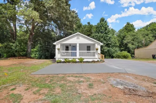 3Br Home w/ WiFi & Office Space