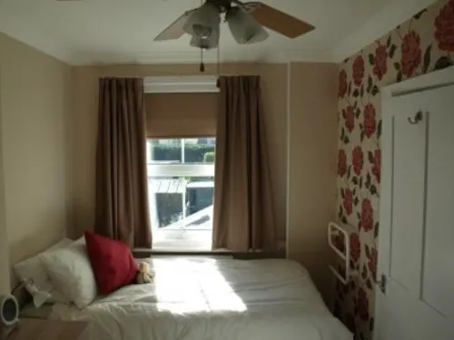 2 bedroomed cottage in Hythe, Kent, close to amenities and beach. Dogs welcome. Hotel a Hythe