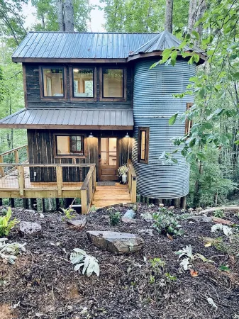 Tech Time: Secluded Treehouse Overlooking Creek