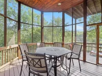 Dancing Falls Lodge: Overlooks Dirty Dancing Scene: Stream/Pond/Fire Pit/Hot Tub