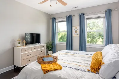 Downtown Retreat 1 mile from city center! Hotels in der Nähe von Crossroads Bible College
