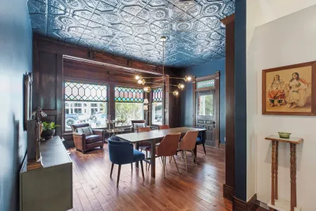 Kick Back & Relax. Tastefully restored 1902 Historic Home. Family friendly!