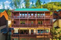Welcome to Bearly Believable! Incredible views & rock-star amenities await you! Hotels near Autrey's Antiques & Ideas