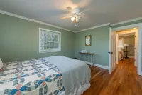 Cattail Creek, Hiking, Fishing, Creeks,Fireplace, Mtns, Scenic Views, WiFi