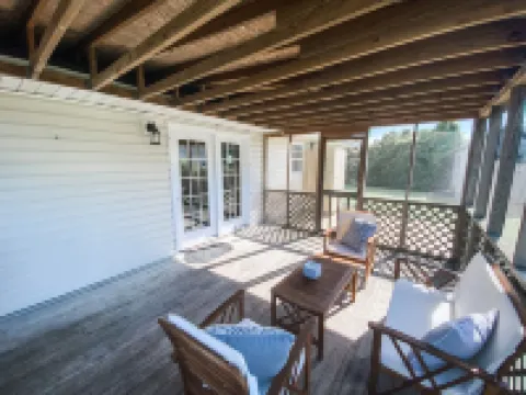 Cozy 3 Bedroom Home Central To Beaufort Hotels in Beaufort