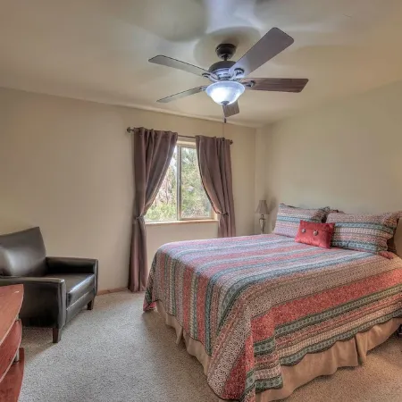 SG1 Stunning Views + Private Hot Tub - Charming Moab Retreat - Near Arches Park