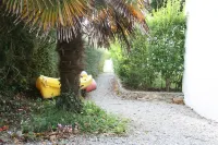 Luxury house with garden near the beach MORGAT