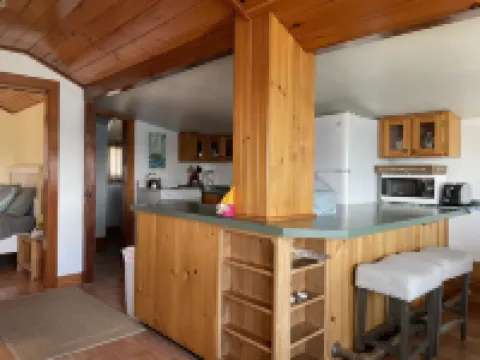 Wonderful water front house Hoteles en Bourne