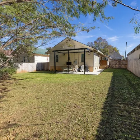 Renovated Bungalow 1 Block from Downtown Seneca! 7 miles from Clemson!