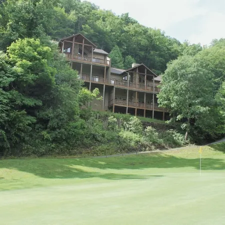 Resort Condo with Poker Table, 6 Beds and 1 Dog Permitted!