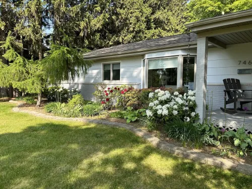 Steps to Beach. Hot Tub. Dog Friendly. Game Room.