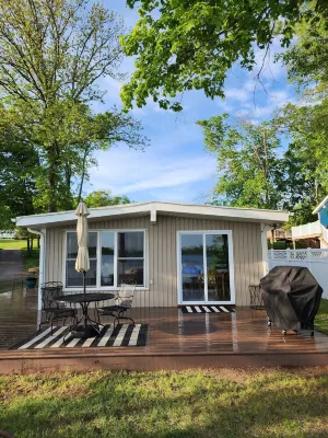 Lake Front, Pontoon, Bunk House