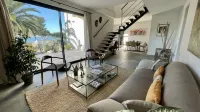 Charming Villa Fully Renovated with Amazing Water View 세테 호텔