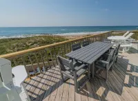 9 Bed Oceanfront in OBX With Pool & 2 Hot Tubs!