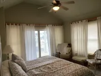 Perfect Beach House; Majestic Ocean Views, less than 100 steps to beach