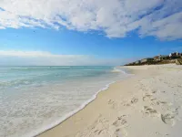 ROMANTIC RETREAT, Great Location, King bed , Wifi, Deeded beach access Hotels in Rosemary Beach