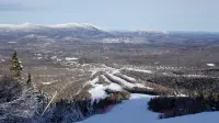 Snowbrook: Ski in/out access with pool, hot-tub, and sauna for après ski!