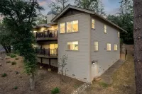 The most luxurious cabin with access to private lake, pool, sandy beach & more