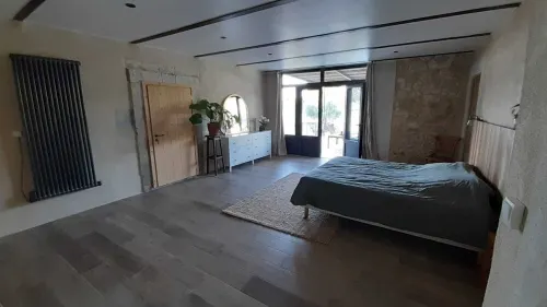 Mas Provençal Avec Piscine 8p + 1 Bébé Hotels in Lamotte-du-Rhone