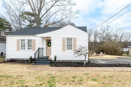 Cozy Cottage by the Clinch River