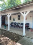 Cow Creek Farmhouse w/Kitchenette spacious quit countryside