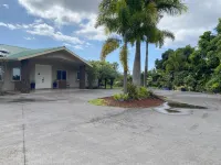 Private & Beautiful home on 1 acre close to airport, beach, & Kailua-Kona town