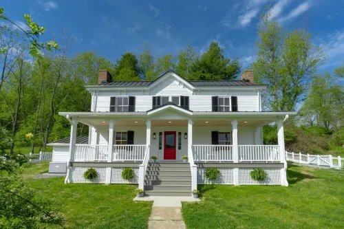 Virginia Tech Families - 200 Year Old Farmhouse Simmonsville住宿飯店
