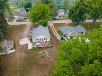 Lake front home with access to two lakes, large yard and RV hookup available! Hotels in Barry County