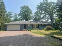 Lakefront Northwoods Retreat for Swimming, Fishing & Relaxing at The Bird House!