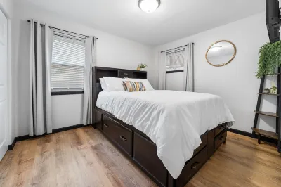 StayFit Cozy Home Fast Wi-Fi in Lafayette's place of peace Hotel in zona Applied Ballistics