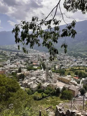 Ideal base for a peaceful and relaxing vacation. Hotels in Tirano