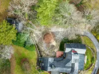 Cozy cottage minutes from downtown Asheville with a countryside feel