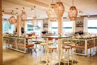 Luxuriös Ausgestattete Ferienwohnung für Max. 4 Personen. Pool, Strand und Sauna