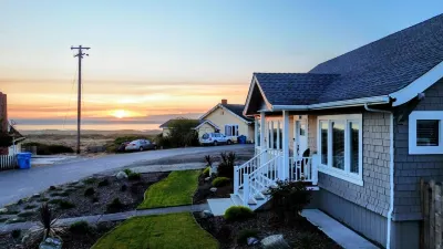 Sunset Getaway~Ocean Views Hotels near Redwood Sky Walk at Sequoia Park Zoo