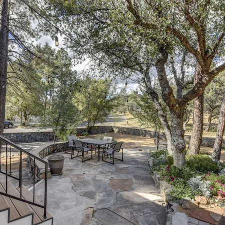 3 Bathrooms! Walk to Dwntwn!