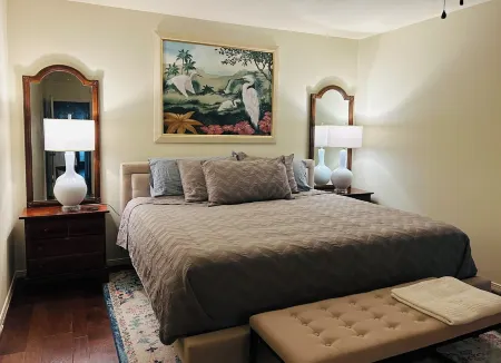 The Retreat - Entire Residential Home! Отели в г. Болдуин