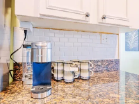 Homerun!  quiet, near Riverwalk, USC & Ft. Jackson Hotels in Cayce